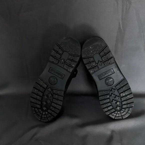 Timberland Men's All-Black Boots - Picture 6 of 7